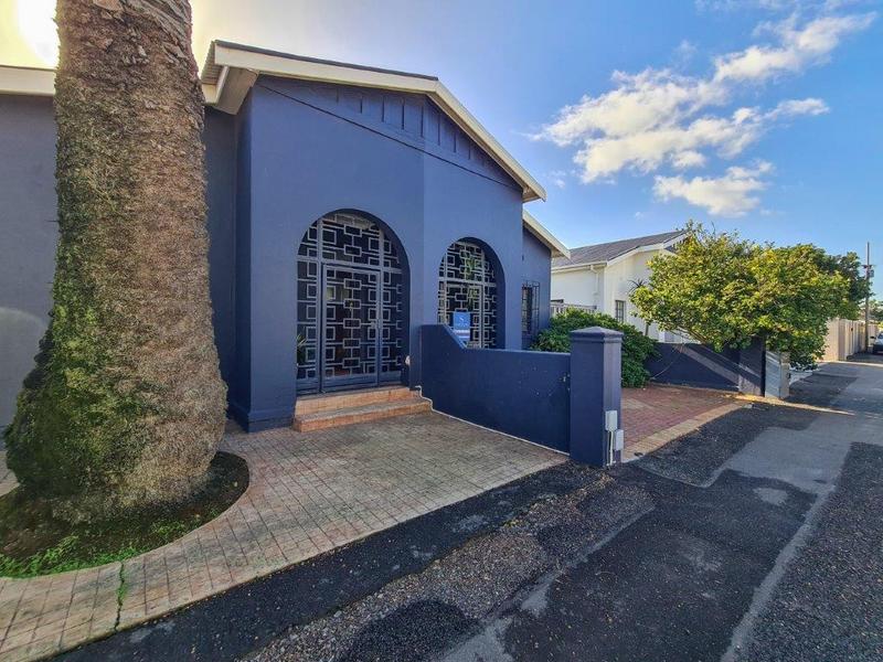 2 Bedroom Property for Sale in Woodstock Western Cape